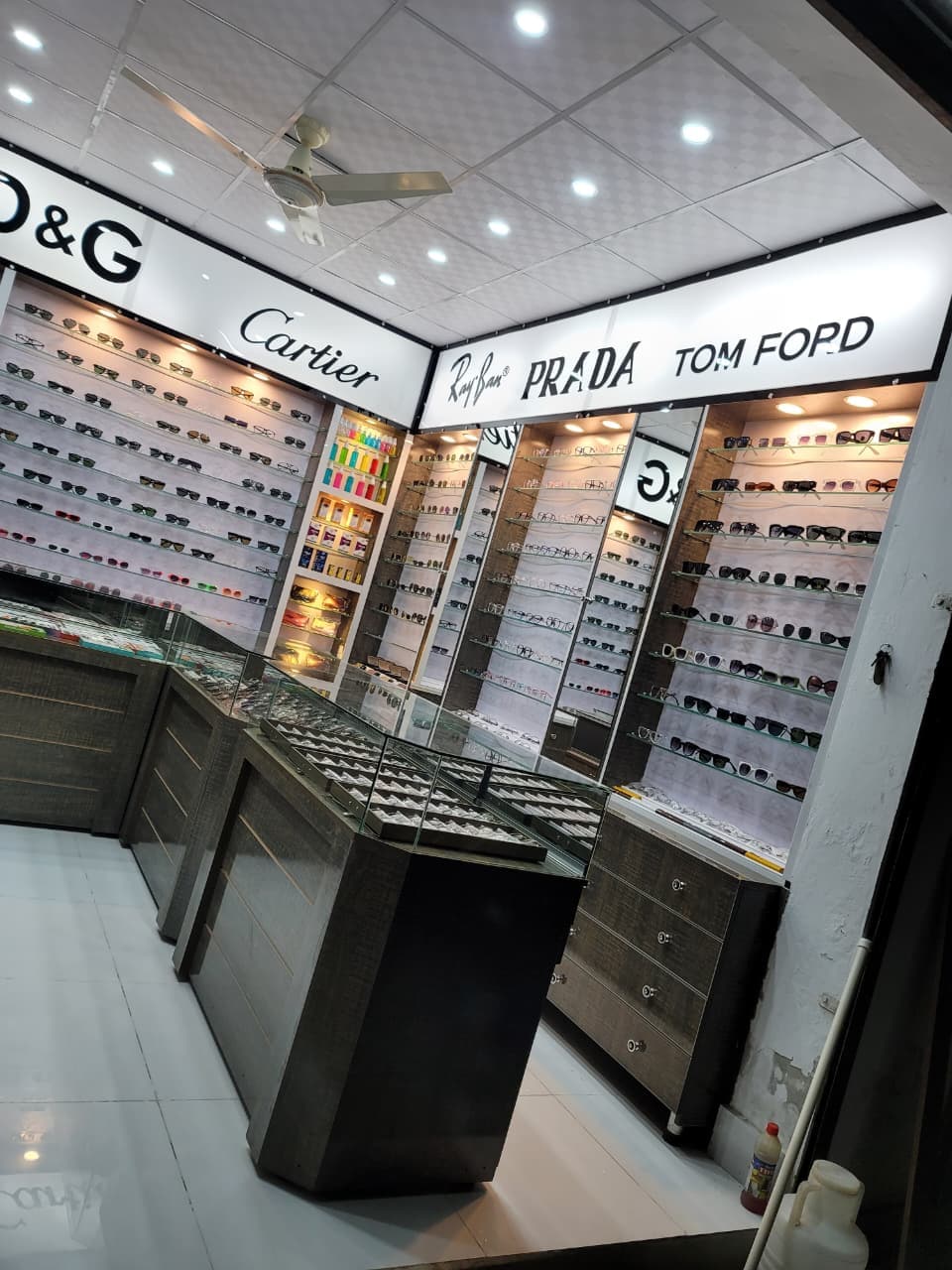 Al Aziz Optics image 3